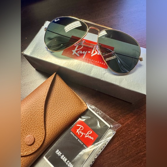 NWB Authentic Ray Ban Gold Aviators w/ Green Lenses ORB3025 - Picture 1 of 8